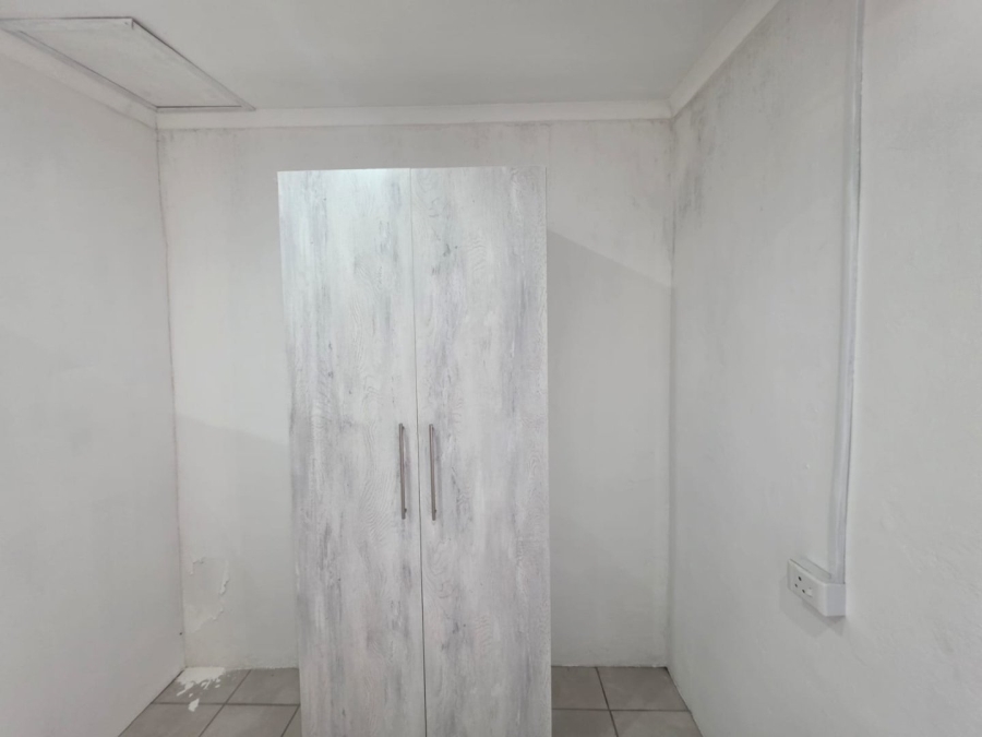 To Let 1 Bedroom Property for Rent in Ferreira Town Eastern Cape